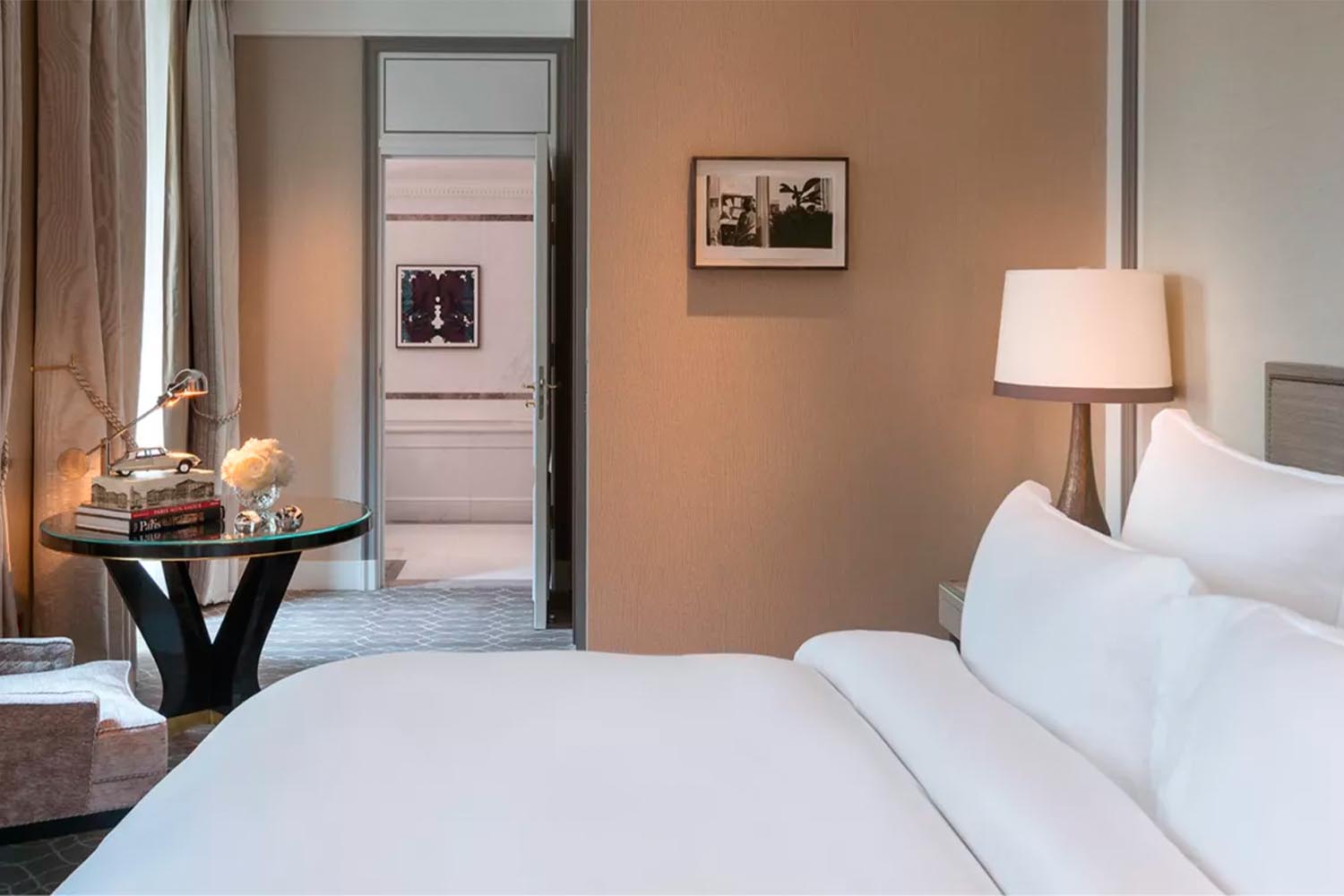 Deluxe Room LuxuriaVacations