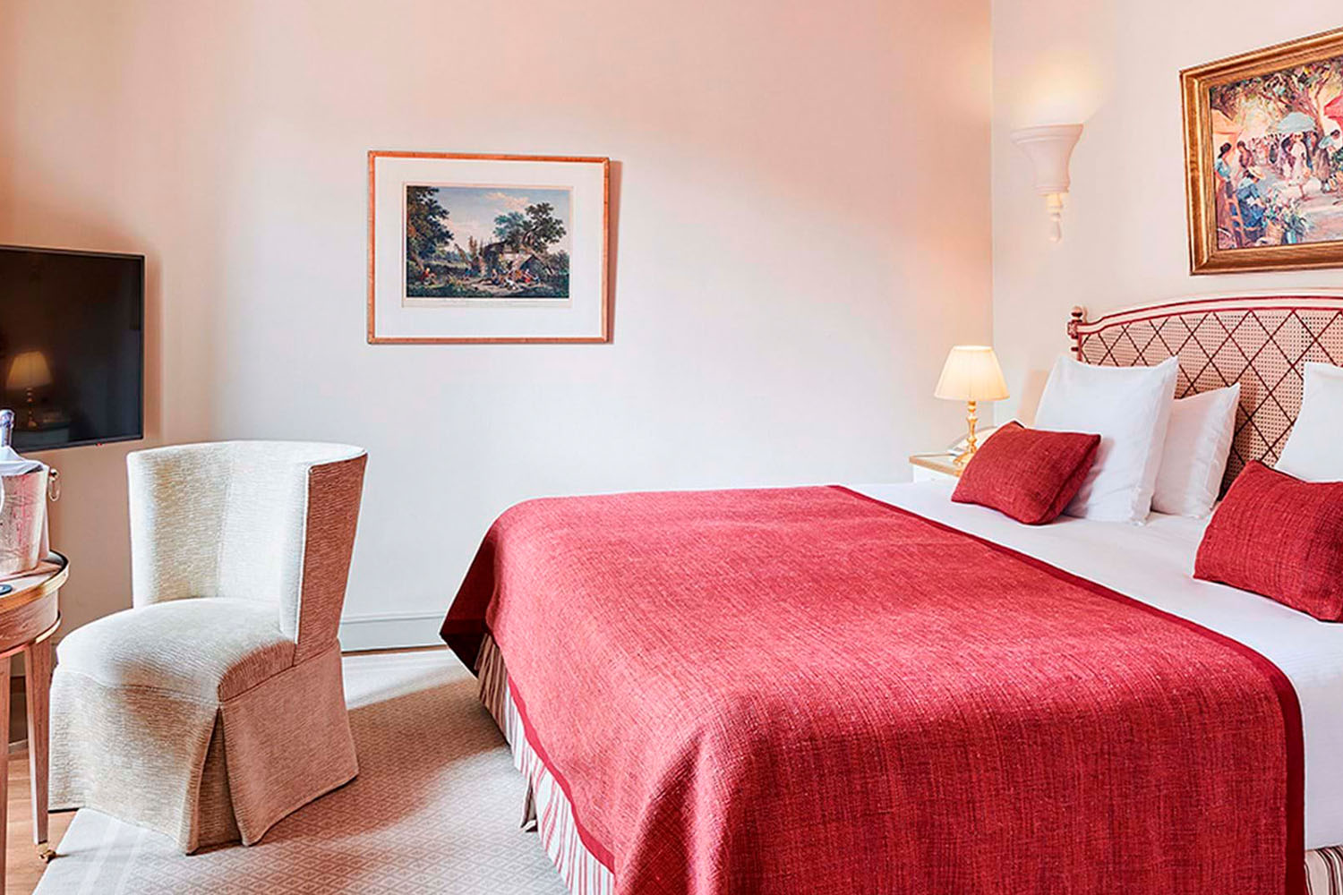 Deluxe Room LuxuriaVacations