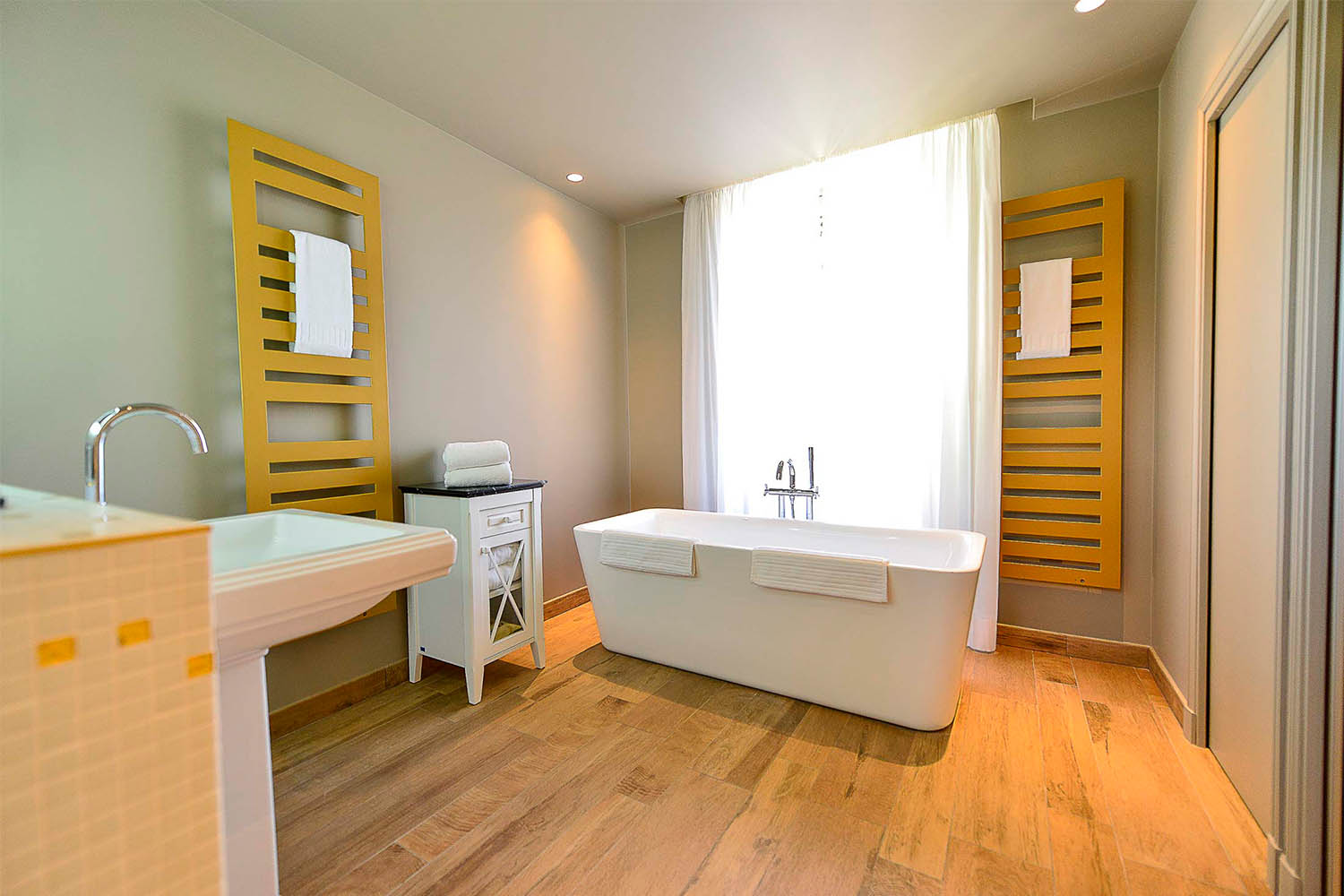 Deluxe Room LuxuriaVacations