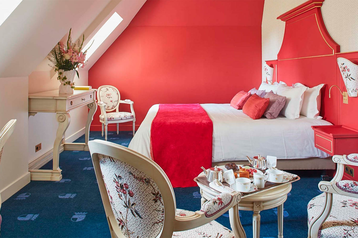 Deluxe Room LuxuriaVacations