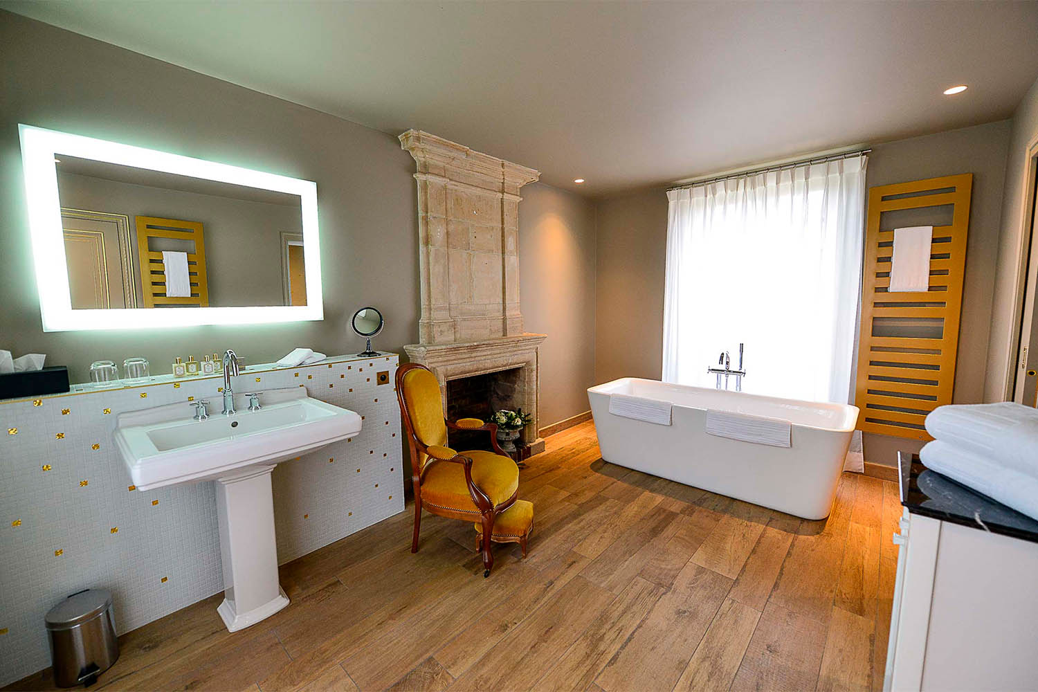 Deluxe Room LuxuriaVacations