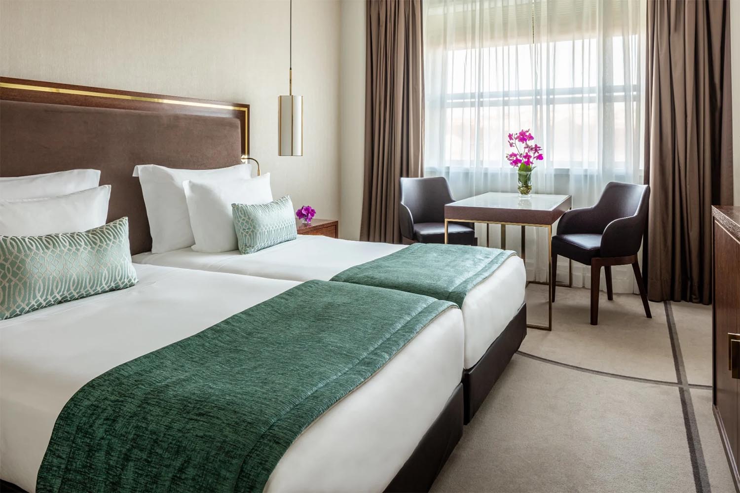 Deluxe Room LuxuriaVacations