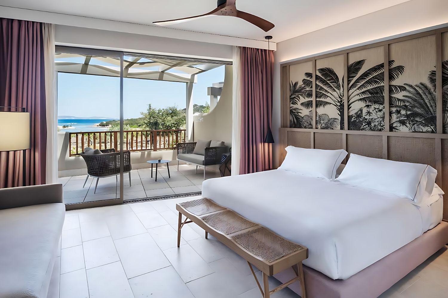 DELUXE ROOM LuxuriaVacations