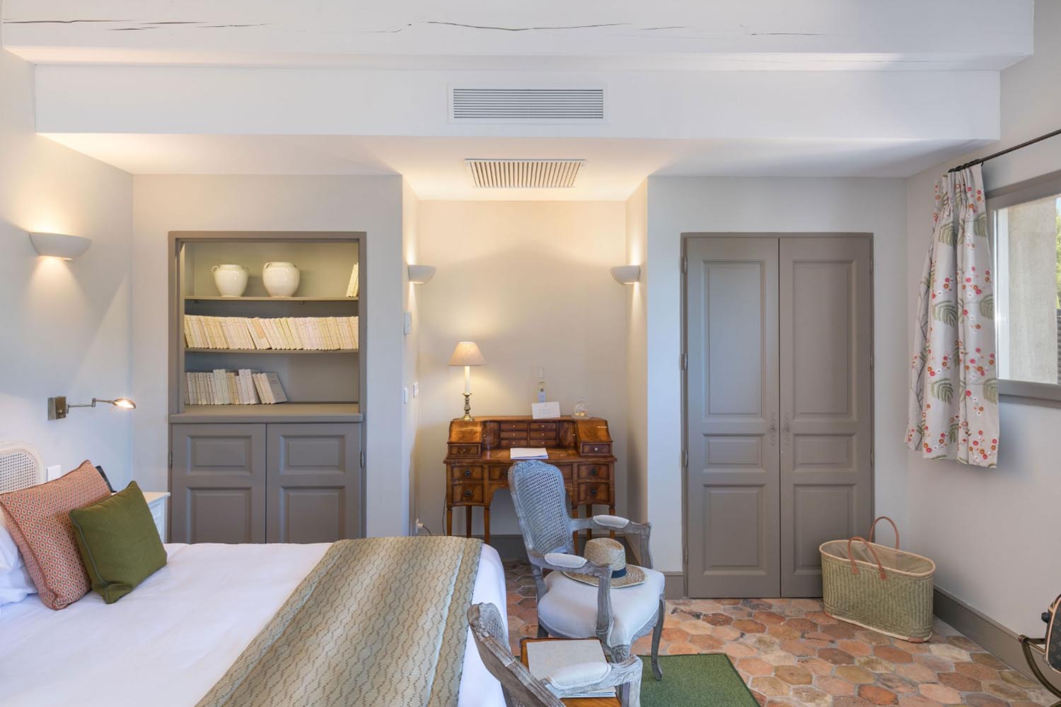 Deluxe Room LuxuriaVacations