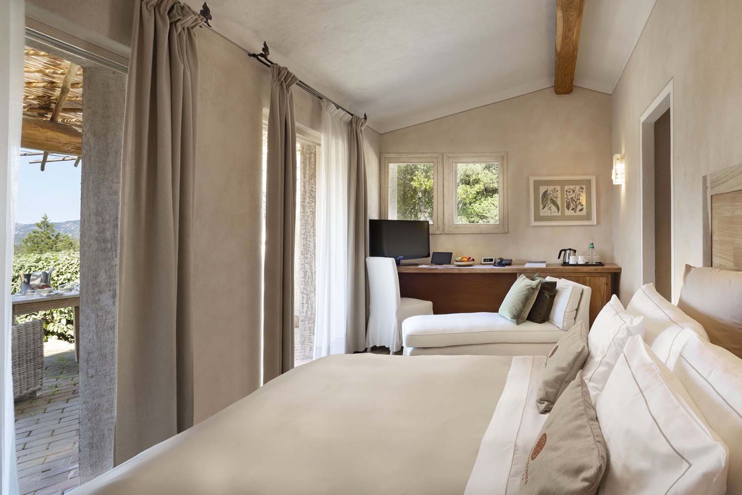 Deluxe Room sea view LuxuriaVacations