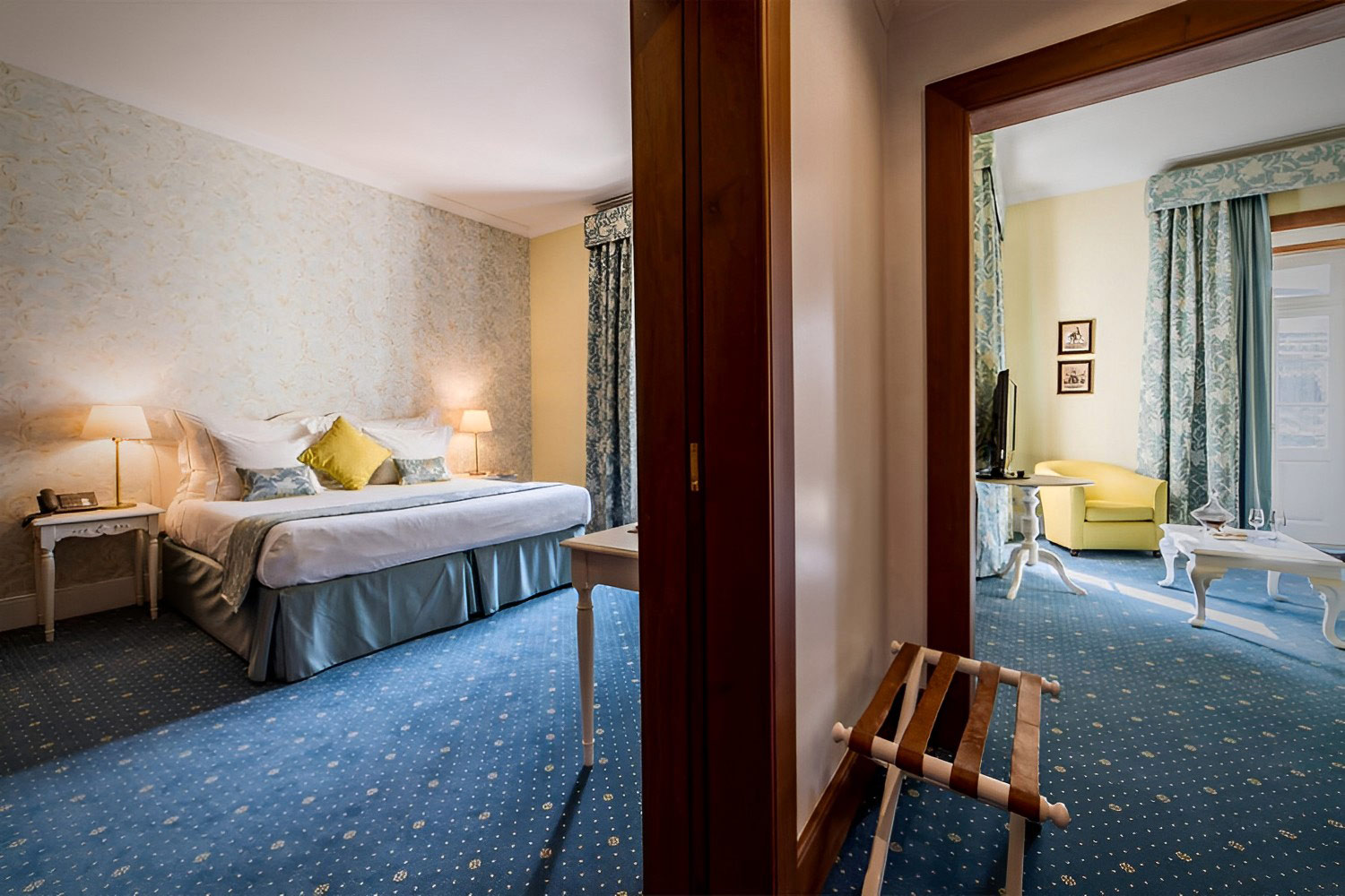 Deluxe Suite LuxuriaVacations