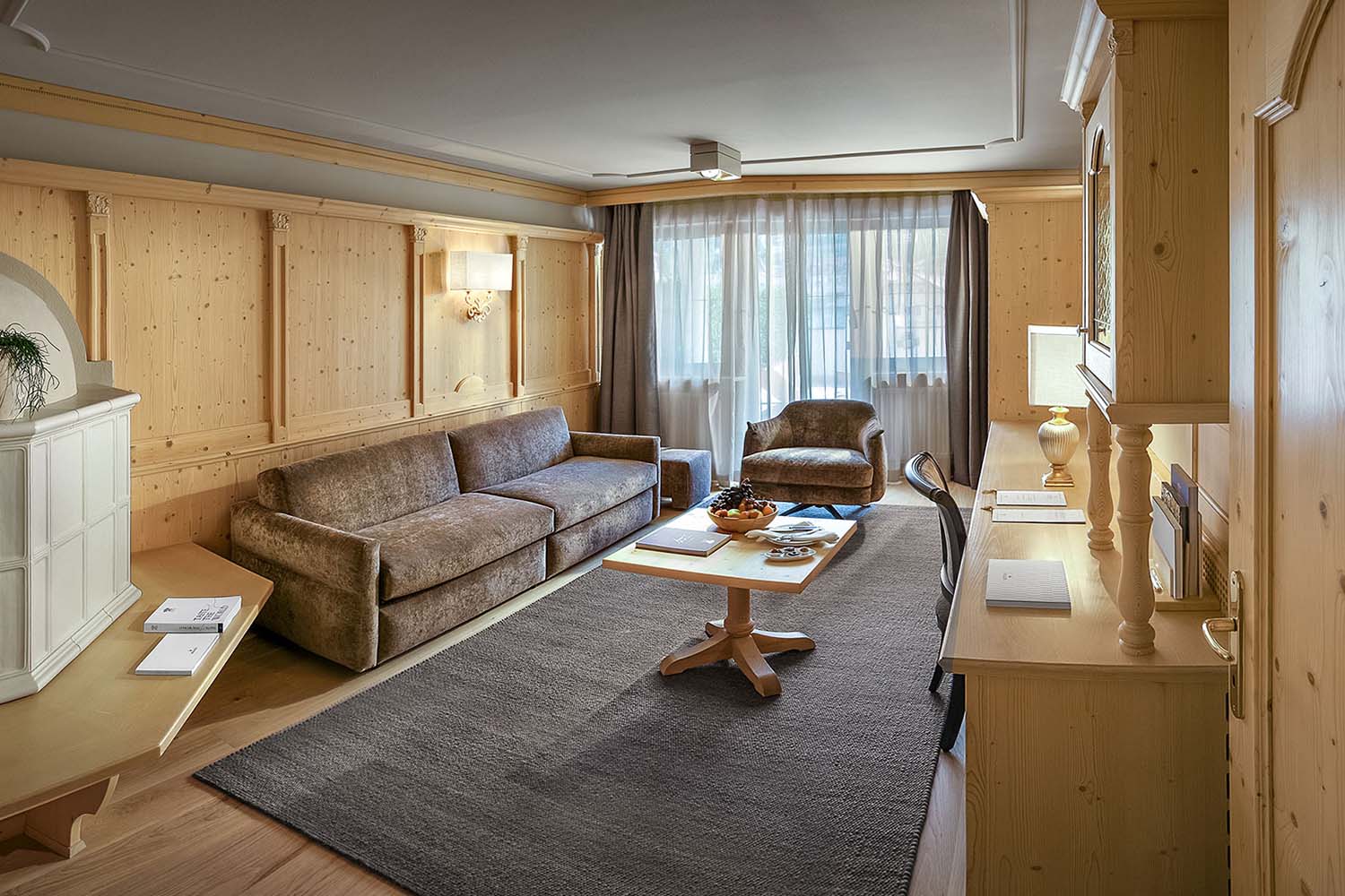 Deluxe Suite LuxuriaVacations