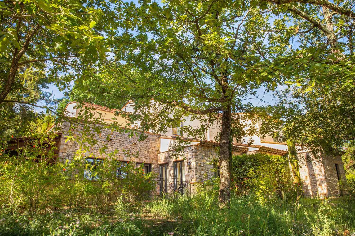 Deluxe Suite LuxuriaVacations