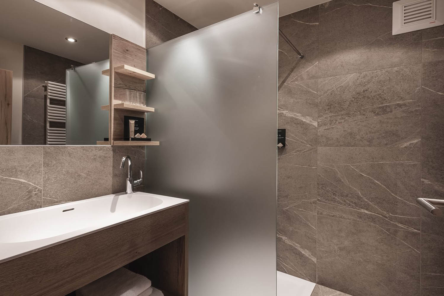 Deluxe Suite LuxuriaVacations