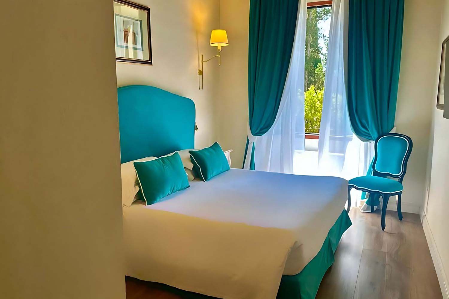 Deluxe Suite LuxuriaVacations