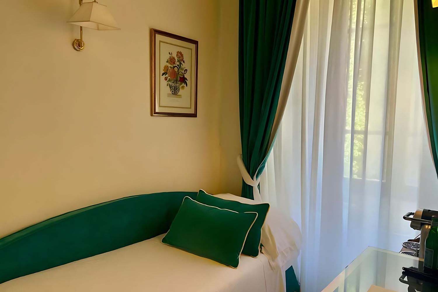 Deluxe Suite LuxuriaVacations