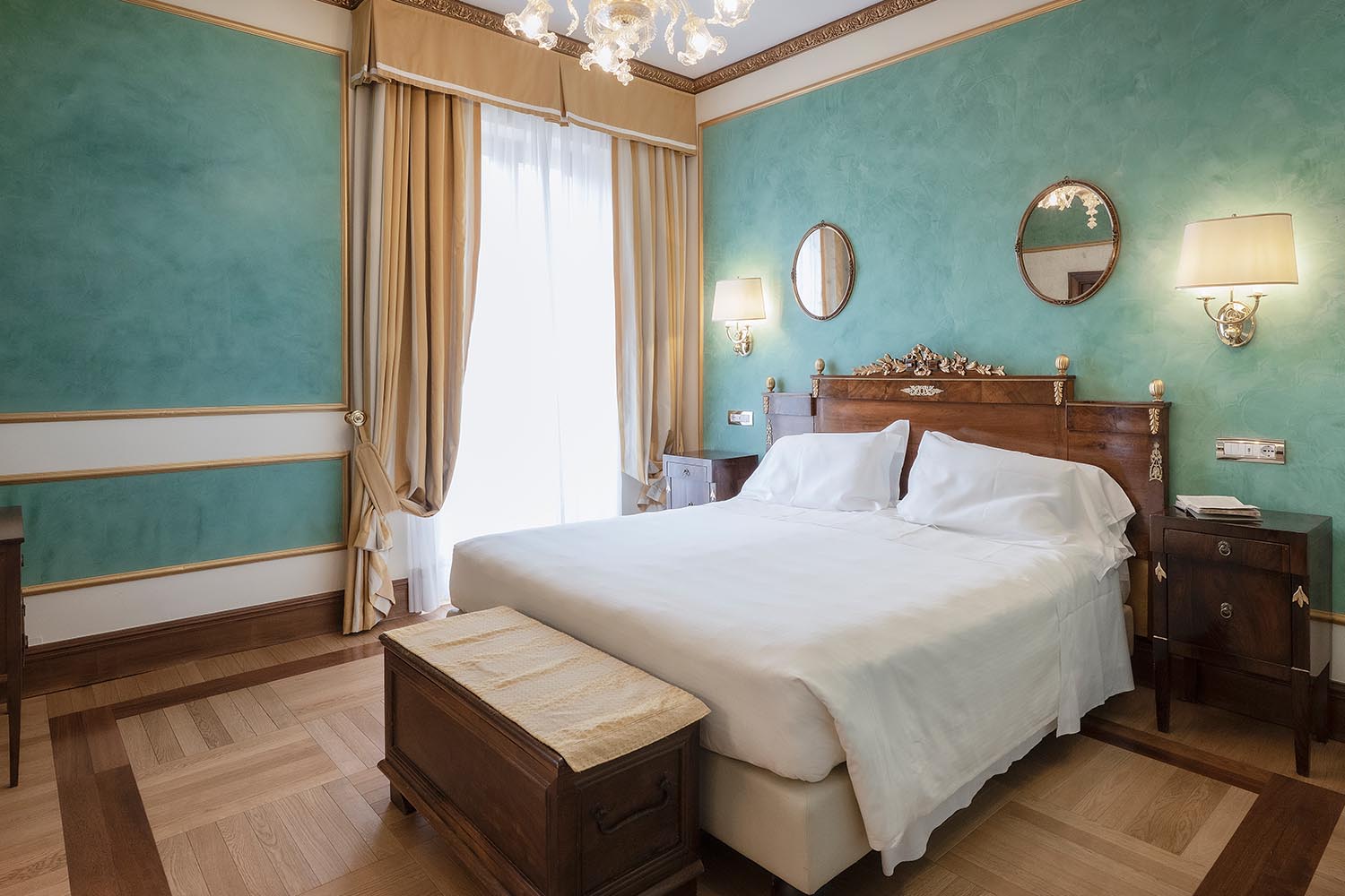 Deluxe Suite Maria Callas LuxuriaVacations