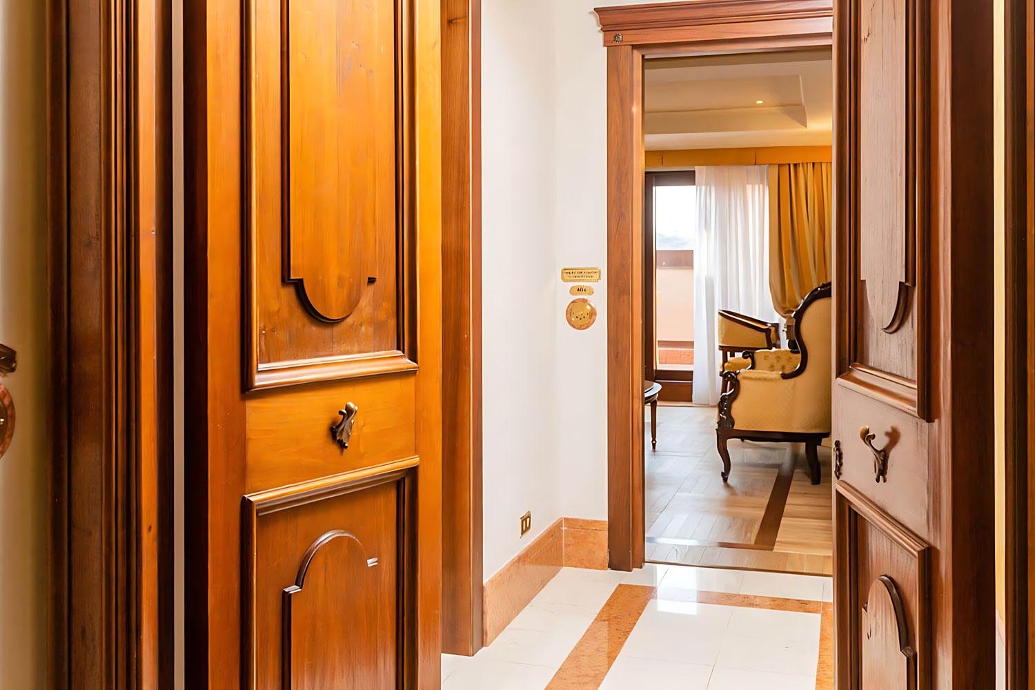 Deluxe Suite Mozart LuxuriaVacations