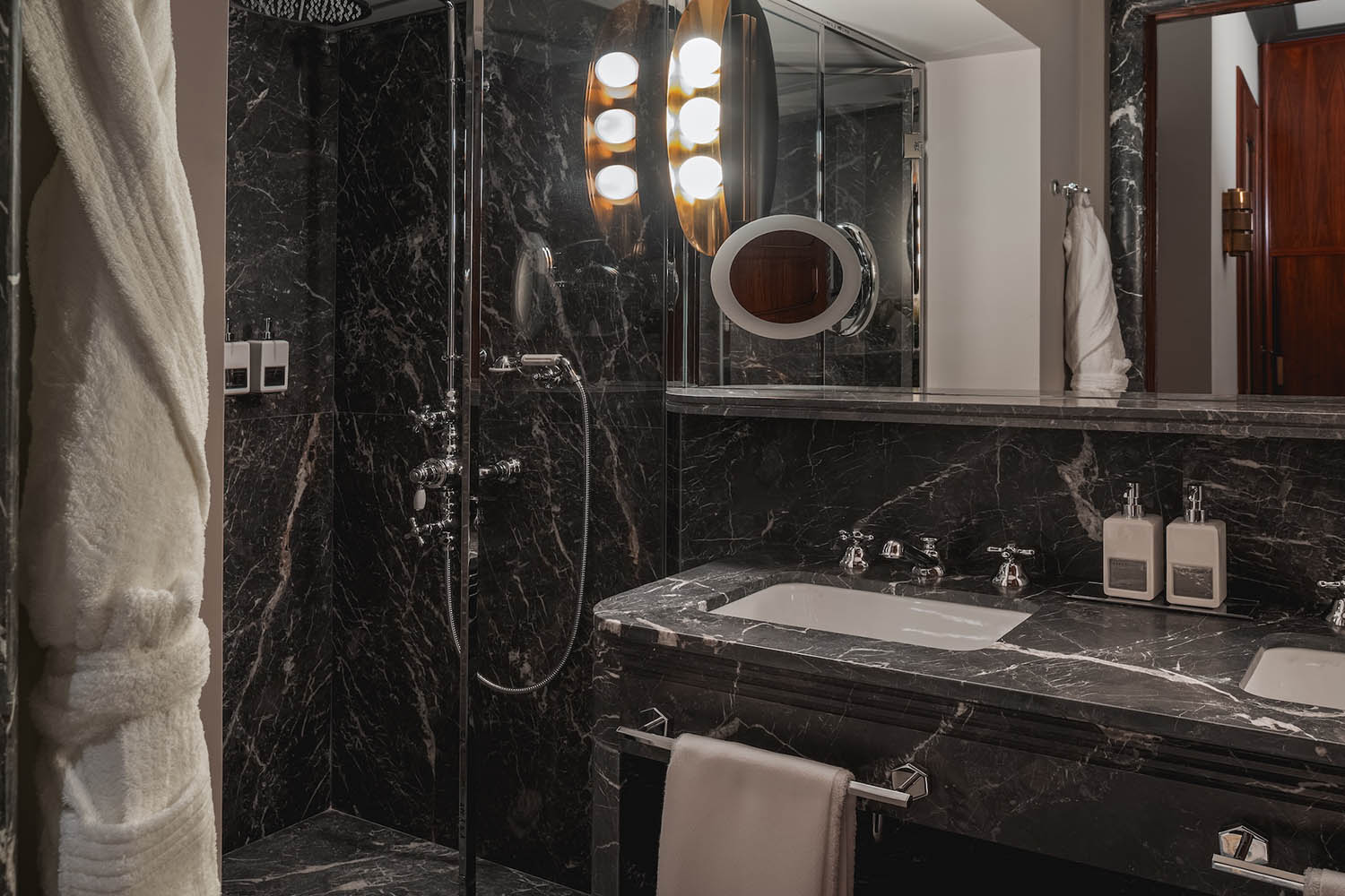 Deluxe Two-Bedroom Apartment with Terrace LuxuriaVacations