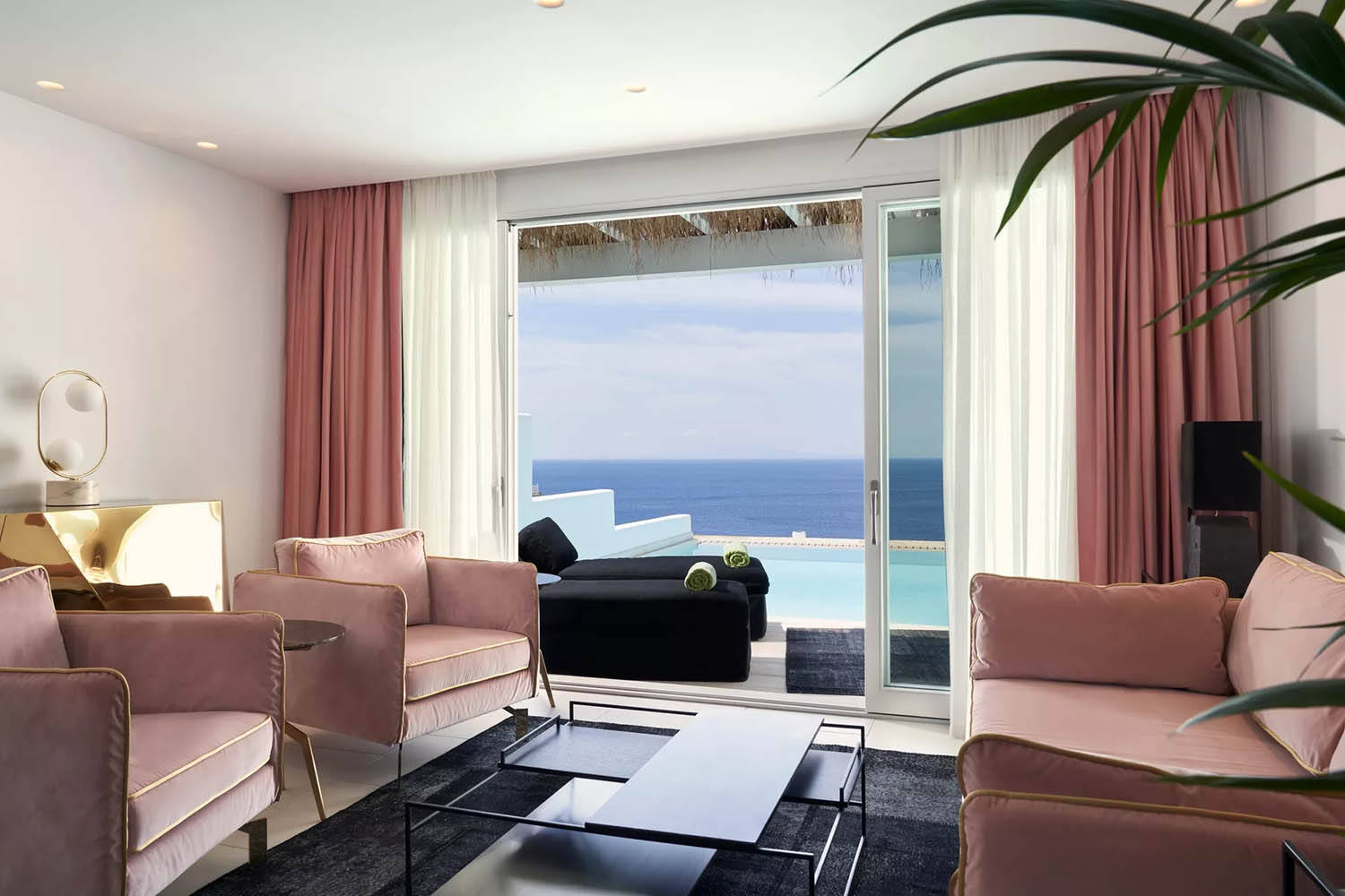 ELEGANT VILLA: 2-Bedroom Villa with Private Pool LuxuriaVacations