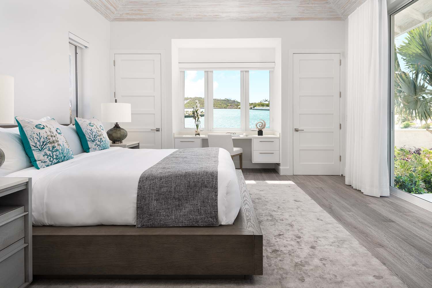 Emerald Bay LuxuriaVacations