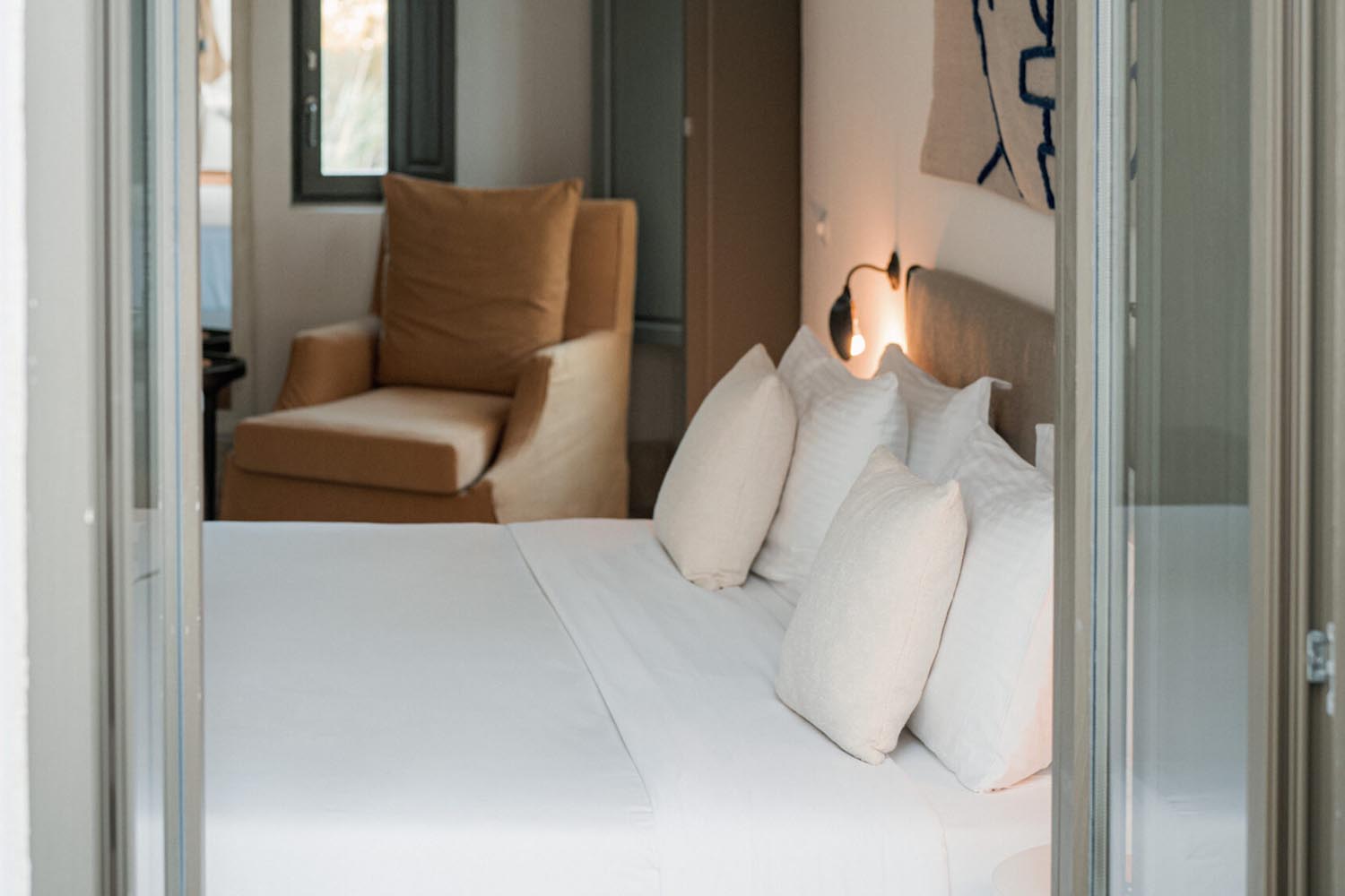 EOS Suite LuxuriaVacations