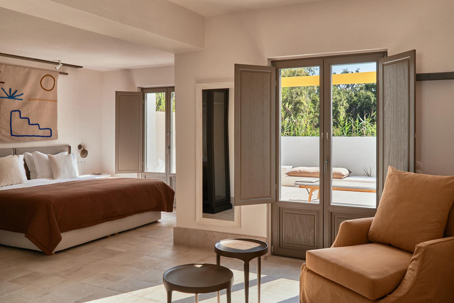EOS Suite LuxuriaVacations