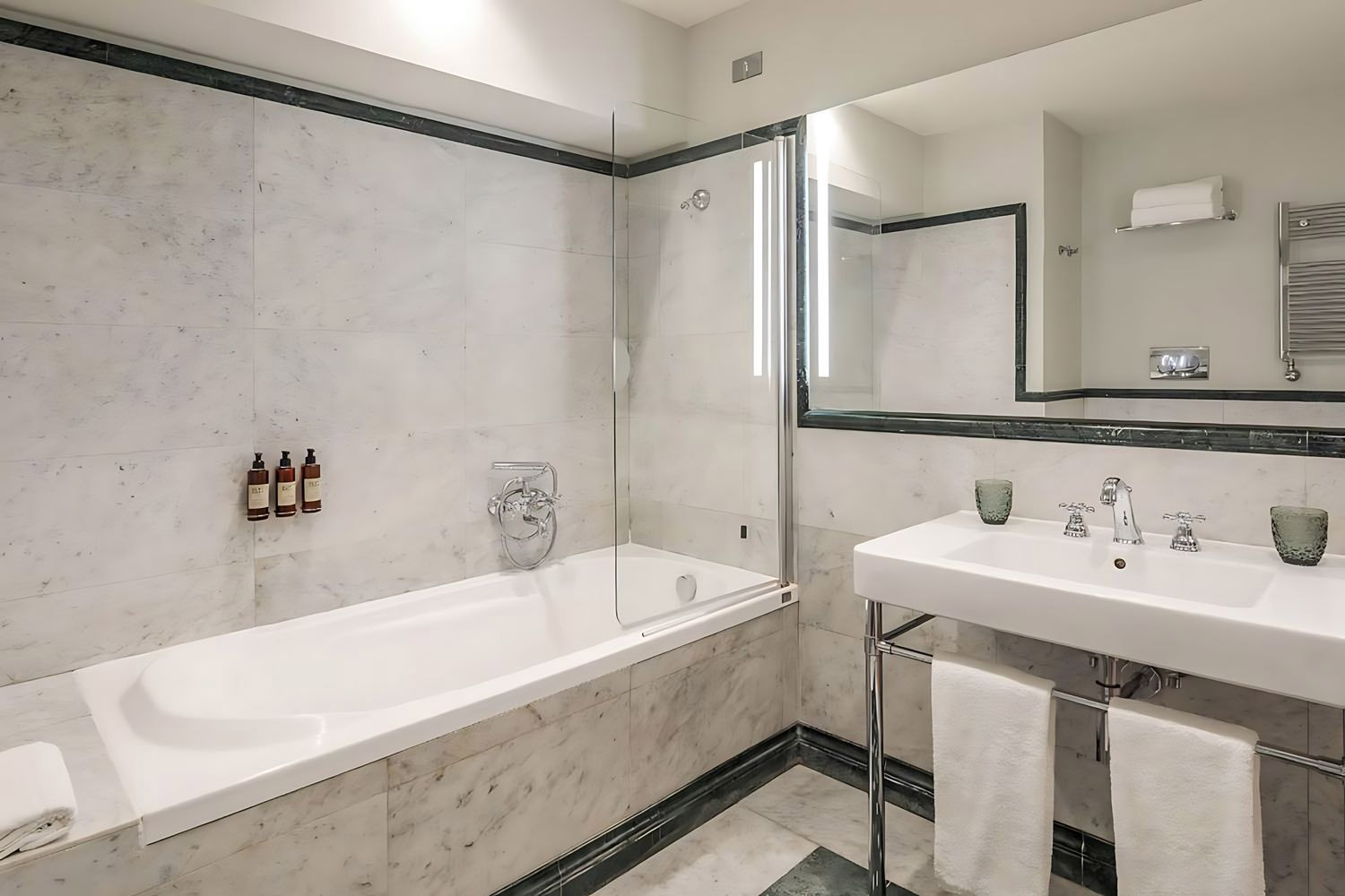 EXECUTIVE ROOM LuxuriaVacations