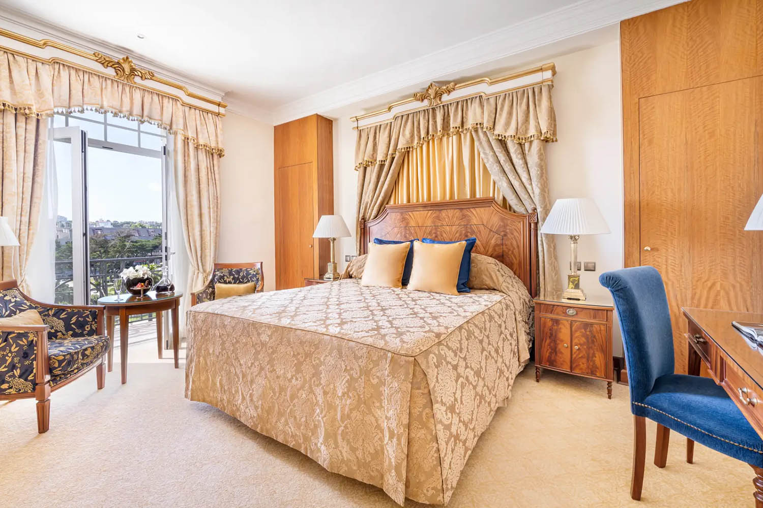Executive Suite LuxuriaVacations