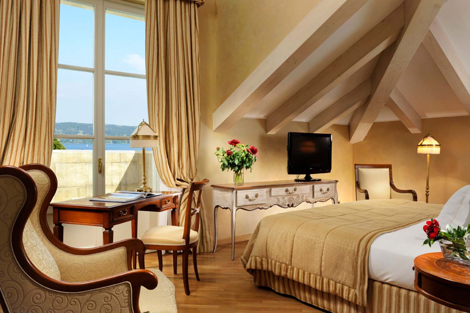 Executive Suite LuxuriaVacations
