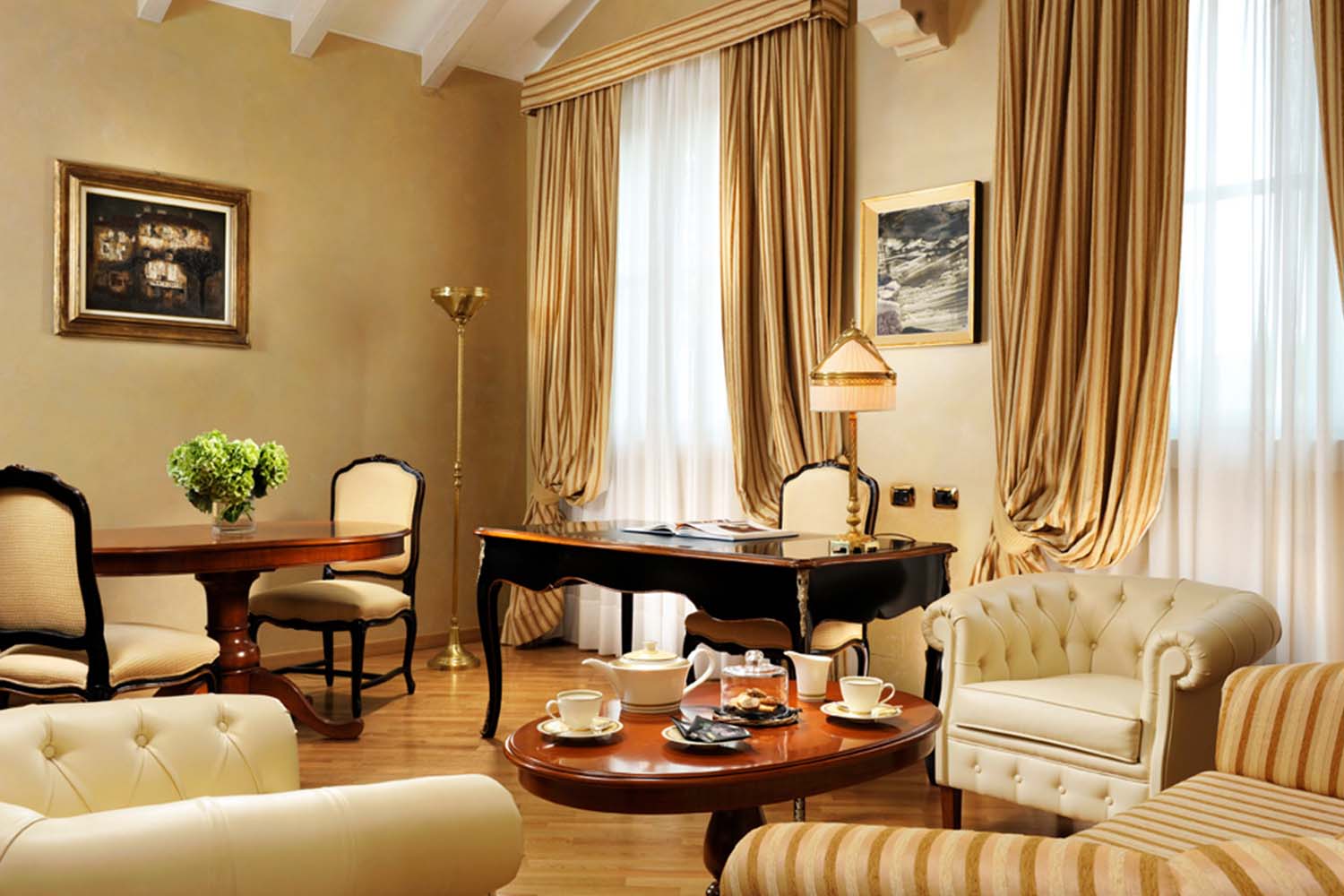 Executive Suite LuxuriaVacations