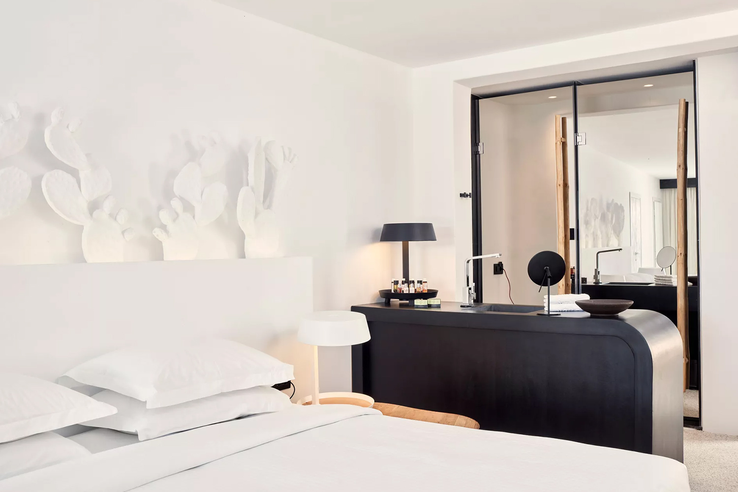 EXECUTIVE Suite with Sea View & Private Pool LuxuriaVacations