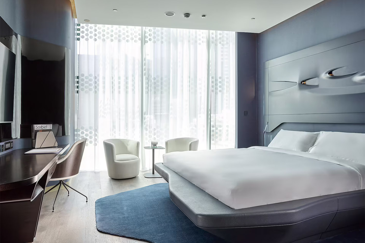 Extra ME+ Jacuzzi LuxuriaVacations