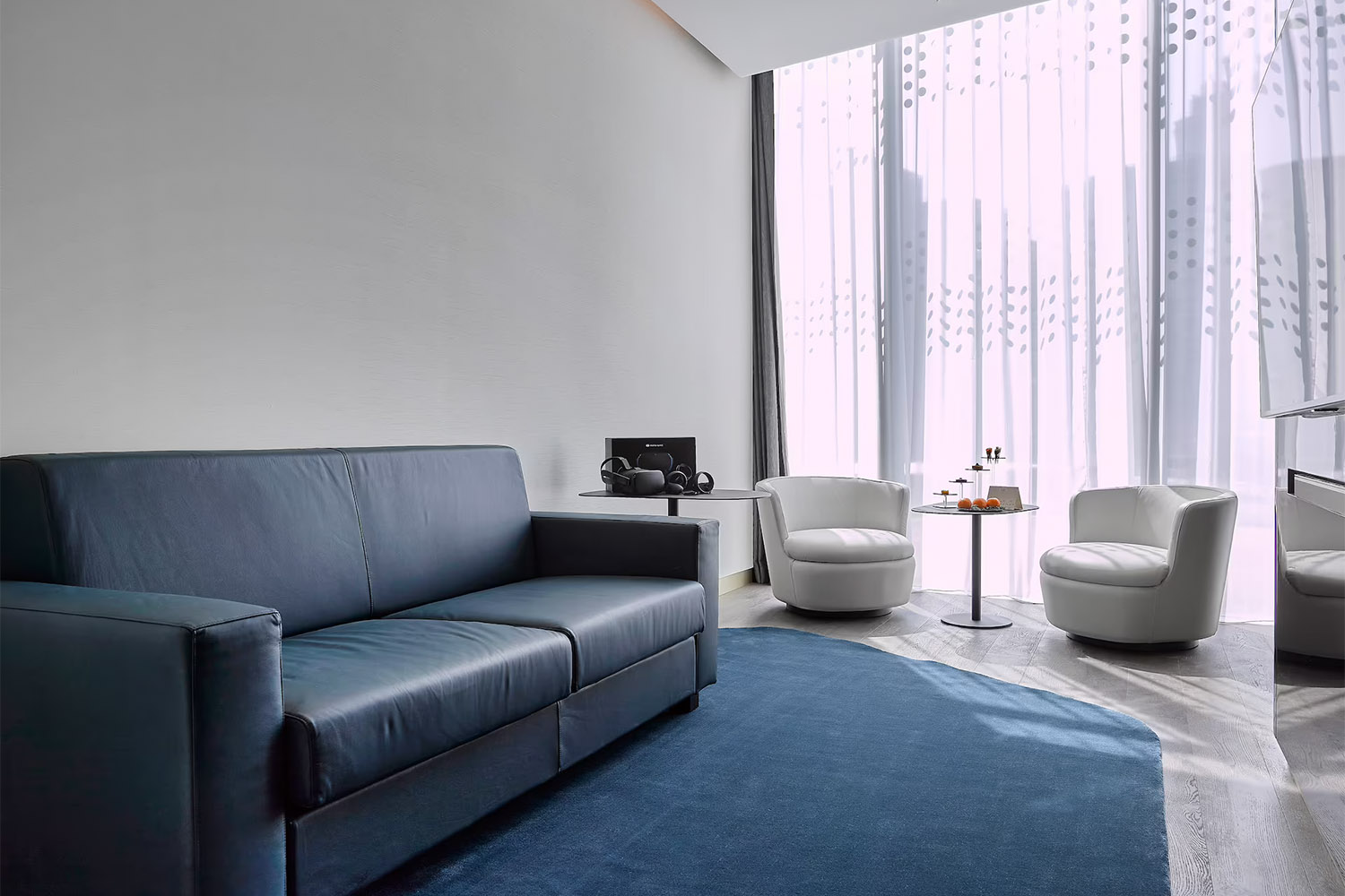 Extra ME+ Jacuzzi LuxuriaVacations