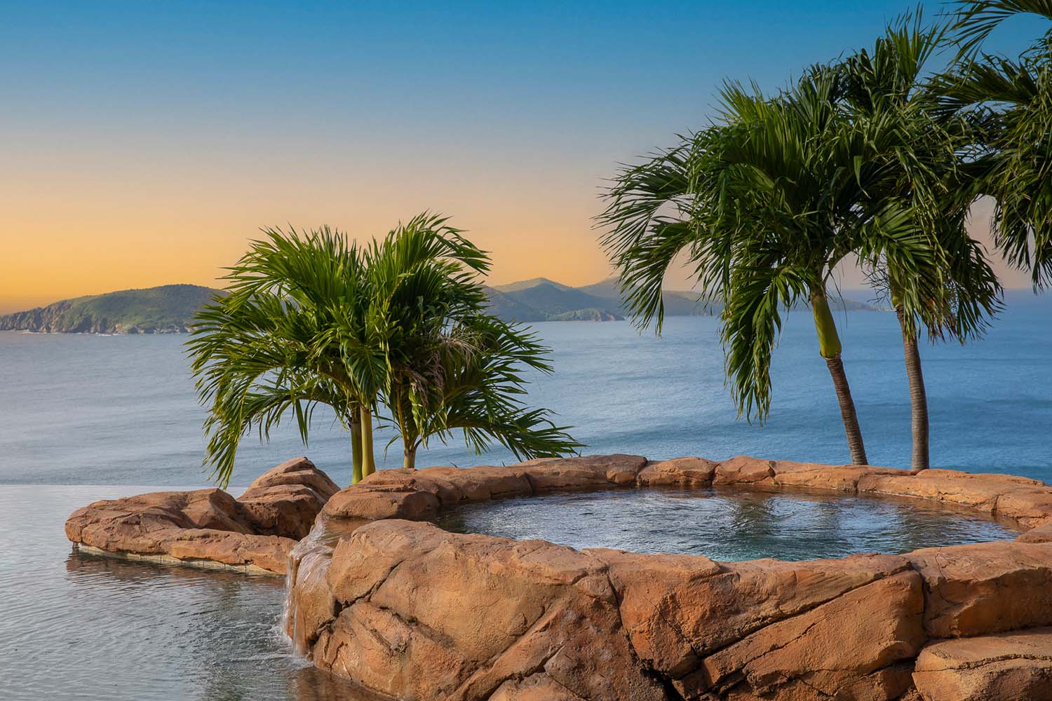 Falcon's Nest LuxuriaVacations