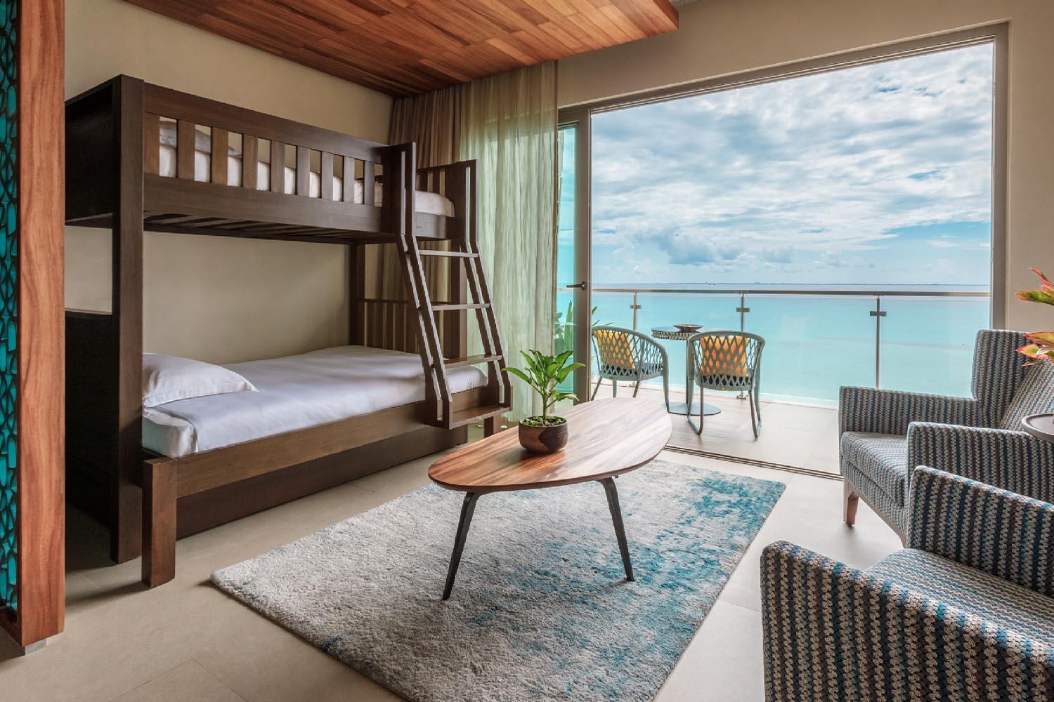 Family King Suite Ocean View LuxuriaVacations