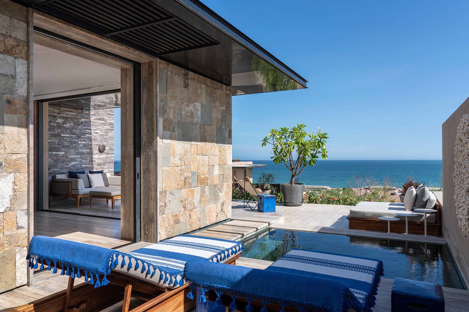 Family Ocean View, Connecting Guest room, Bedroom 1: 1 King, Bedroom 2: 2 Queen, Plunge pool LuxuriaVacations