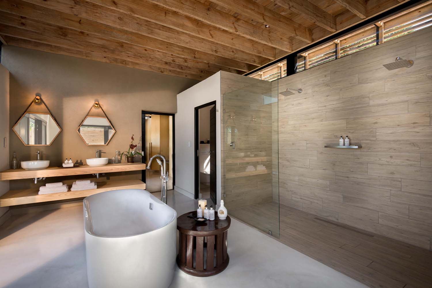 Family River Suite LuxuriaVacations