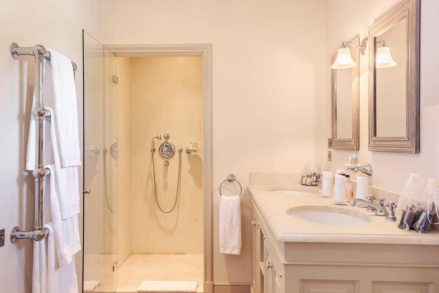 Family room LuxuriaVacations