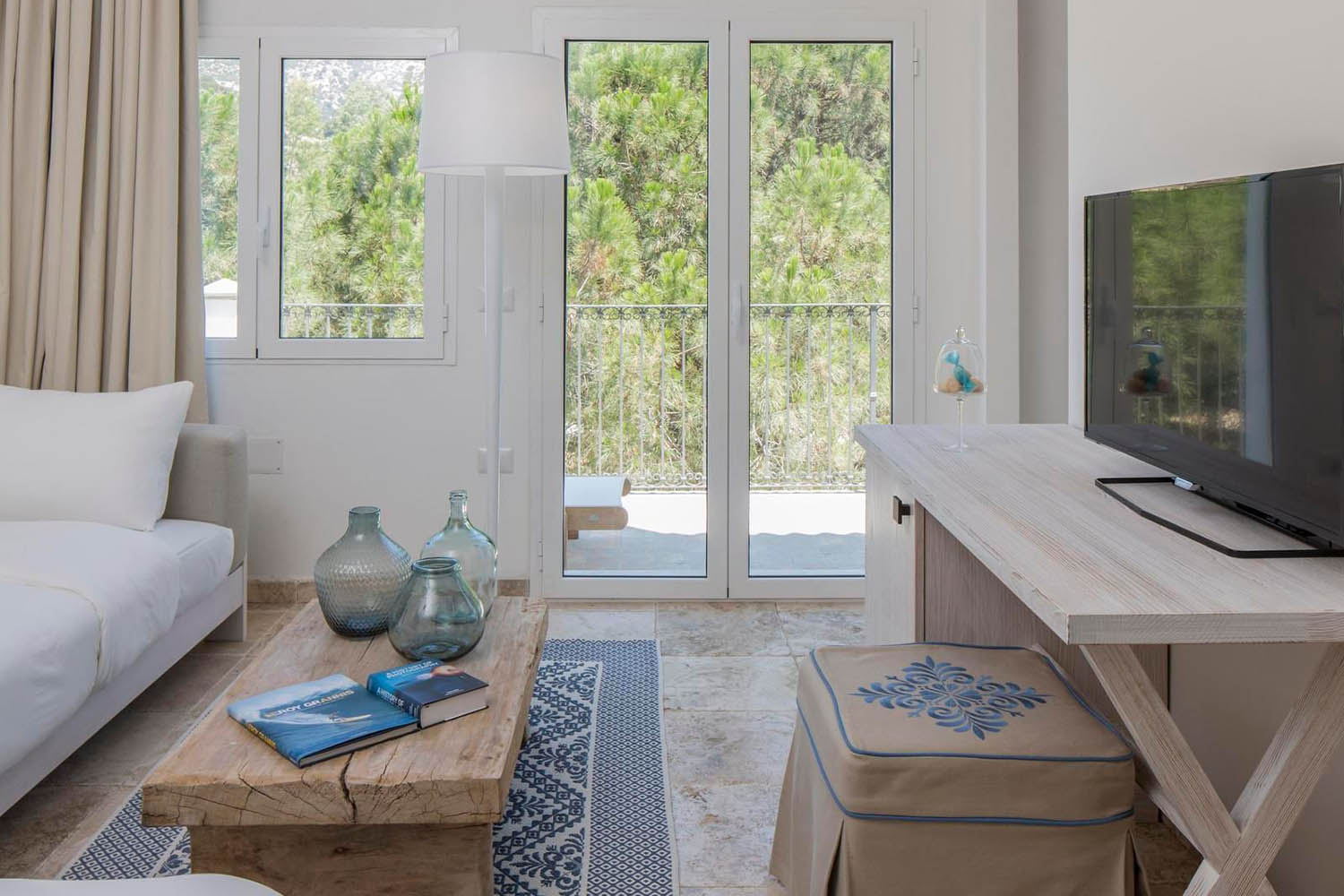 Family Room with park view LuxuriaVacations
