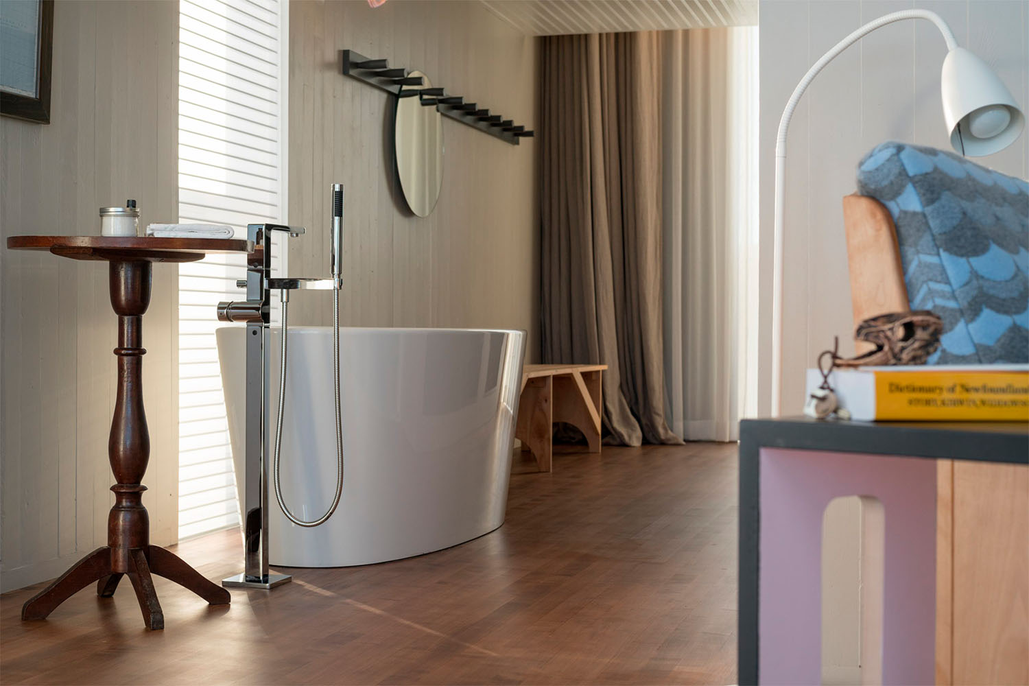 Flat Earth Suite LuxuriaVacations