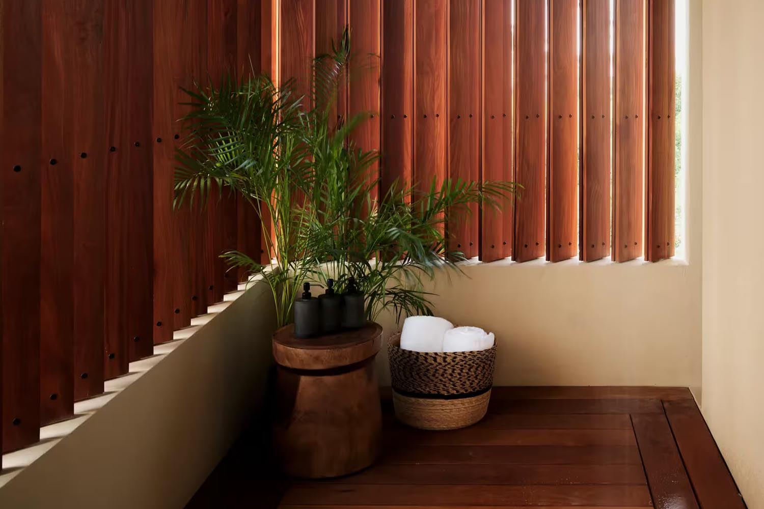Flatland Rooftop Studio Suite LuxuriaVacations