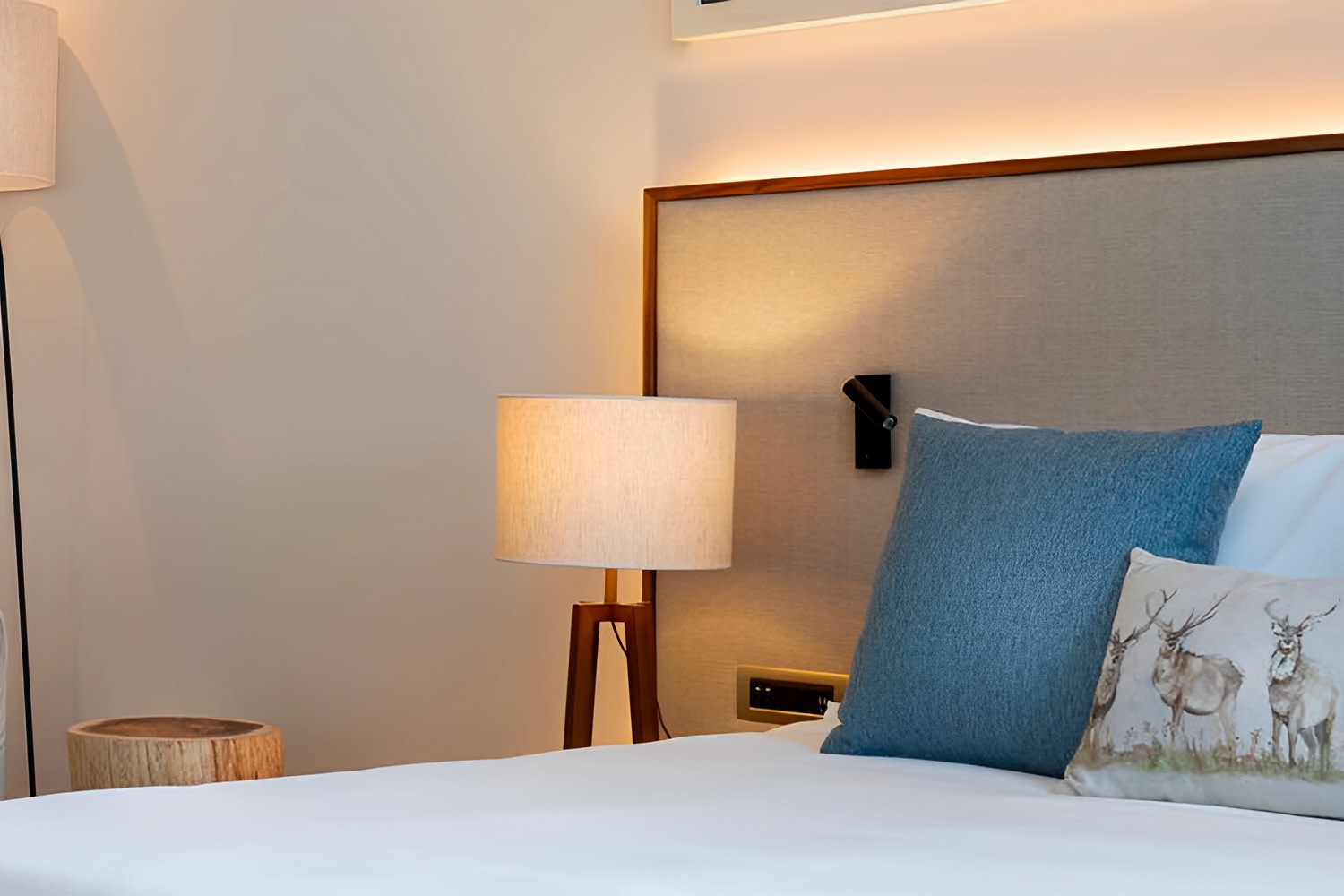 Garden & Pool with Terrace LuxuriaVacations