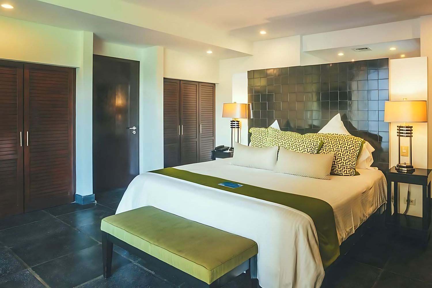 Garden View Suite LuxuriaVacations