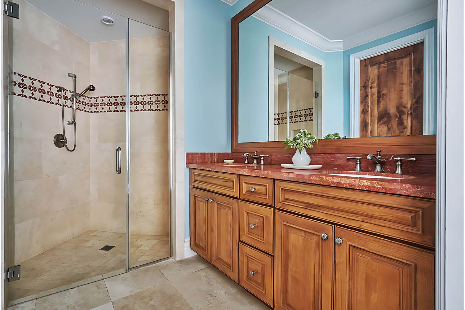 GIRR 3BR Ocean Front Villa LuxuriaVacations