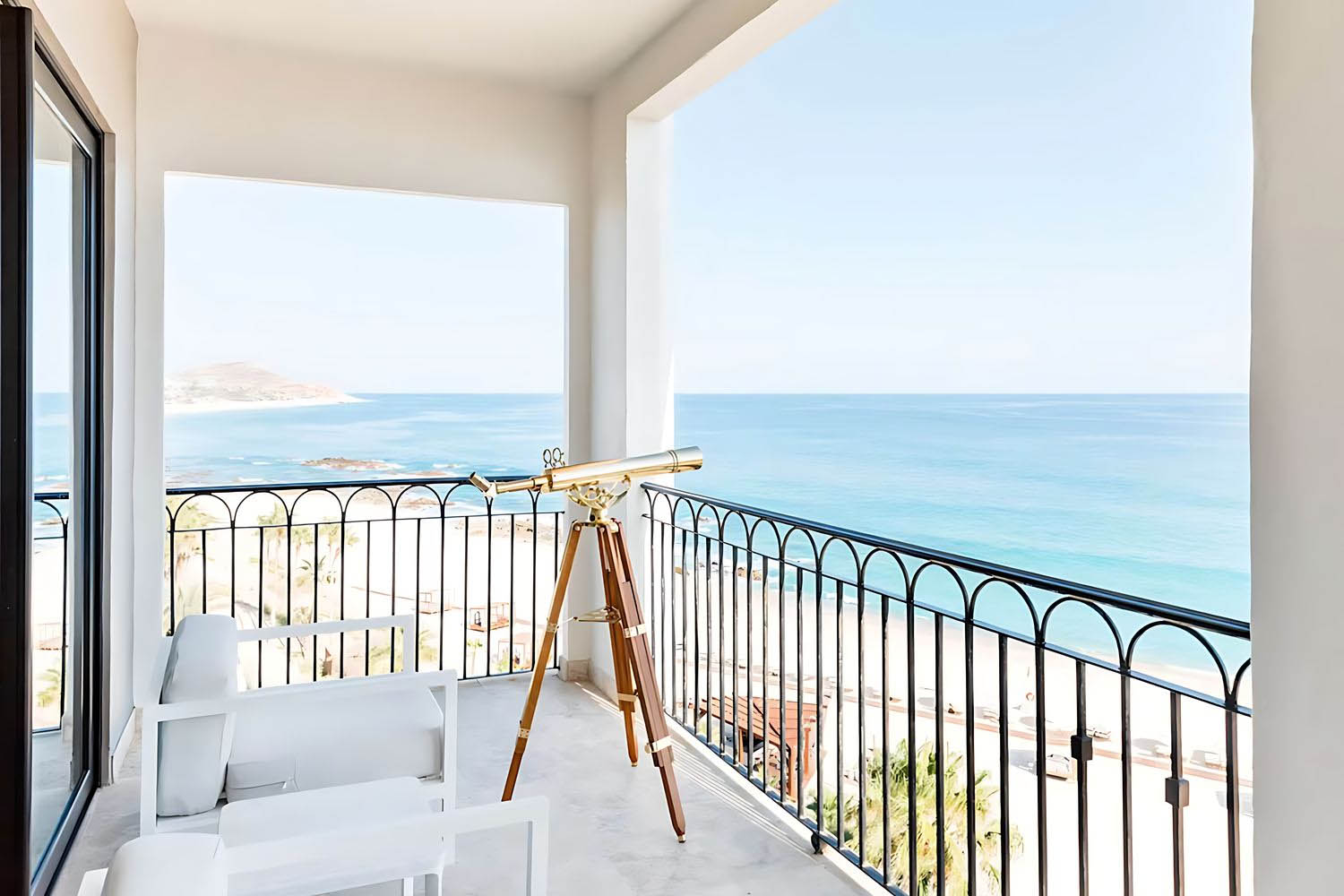 Governor Suite 1 Bedroom Oceanfront LuxuriaVacations