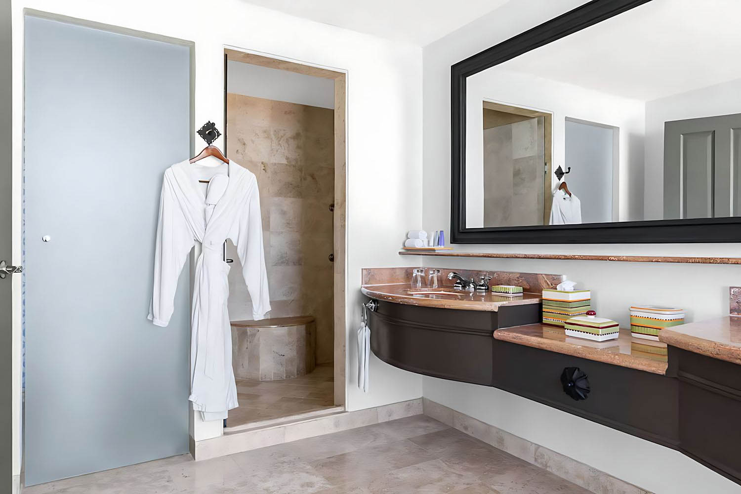 Governor Suite 1 Bedroom Oceanfront LuxuriaVacations