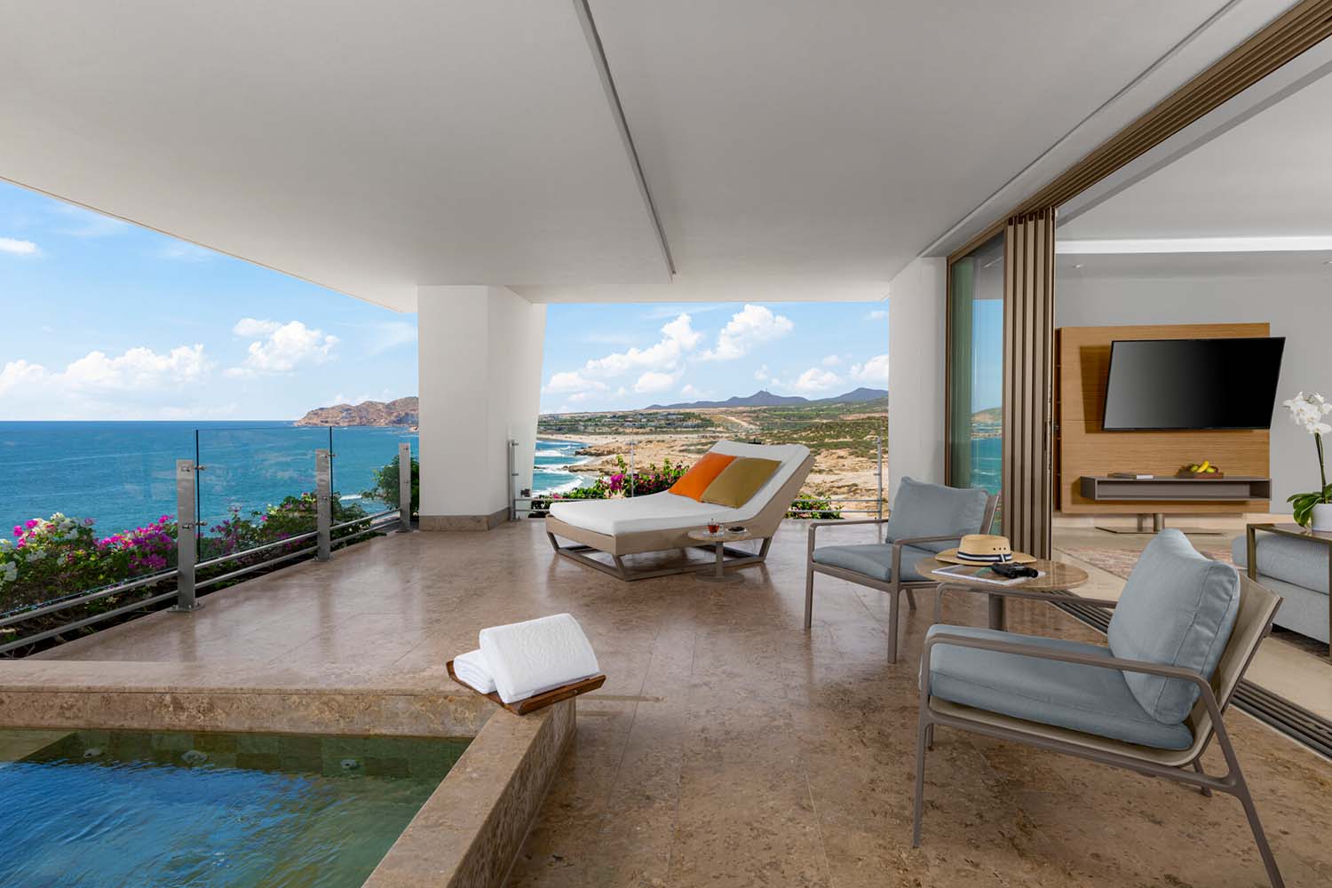 Grand Class Corner Suite LuxuriaVacations