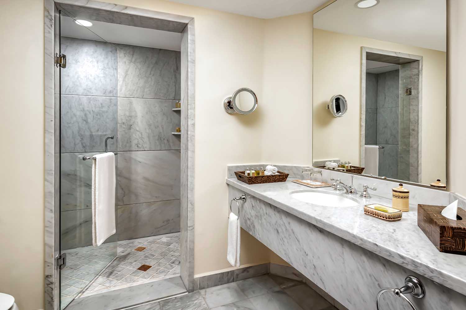Grand Class Plus Suite LuxuriaVacations