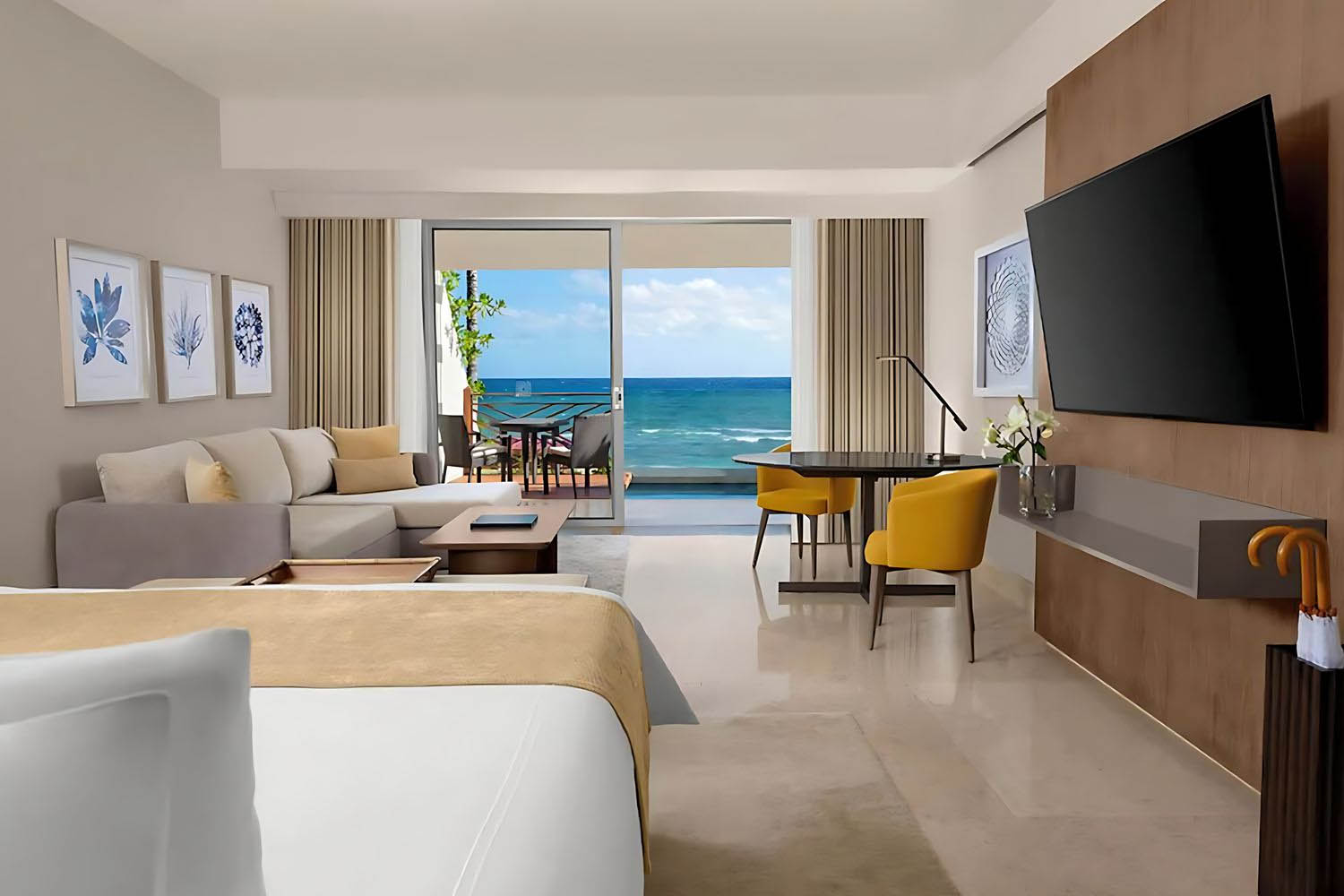 Grand Class Pool Suite Ocean Front LuxuriaVacations