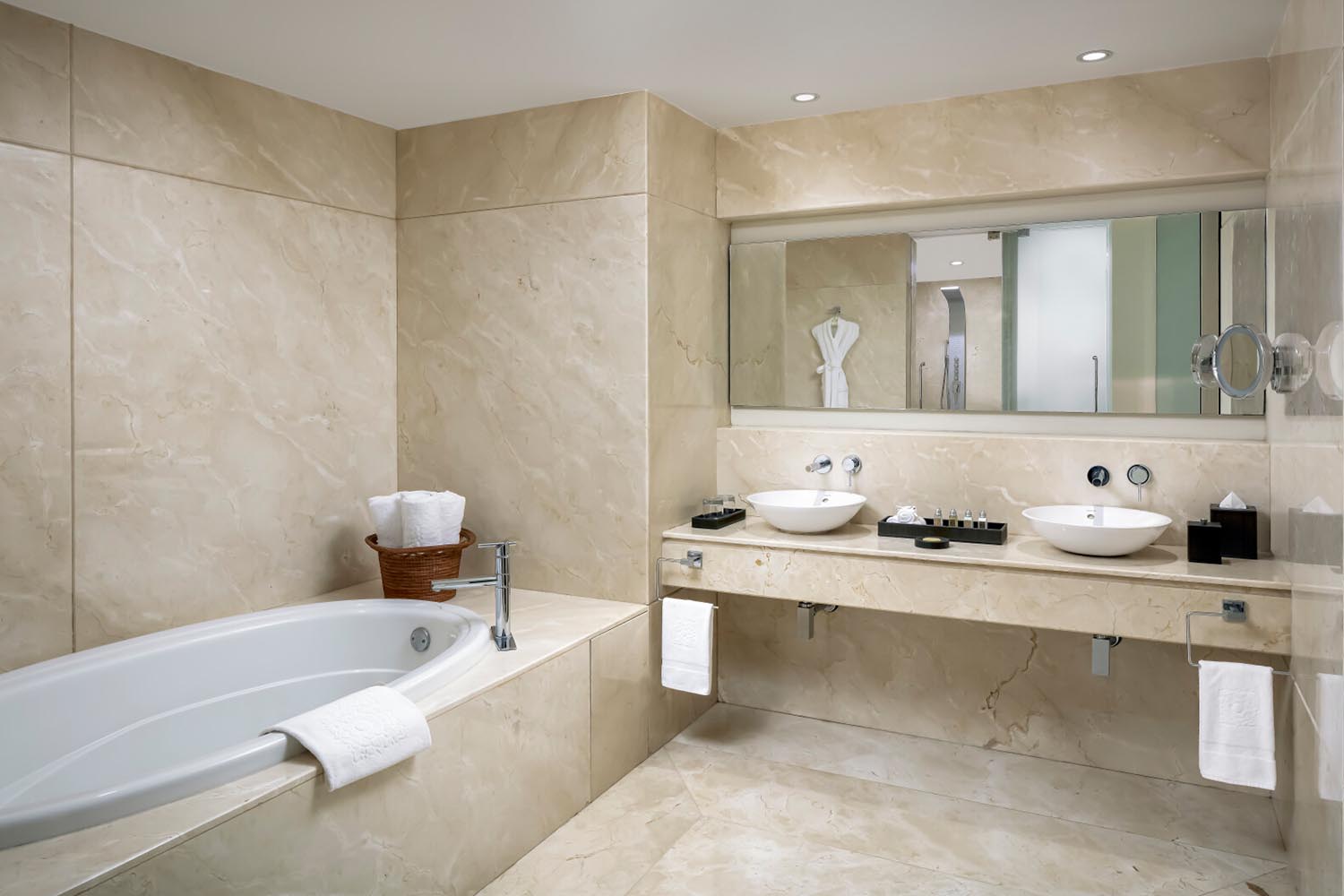 Grand Class Suite LuxuriaVacations