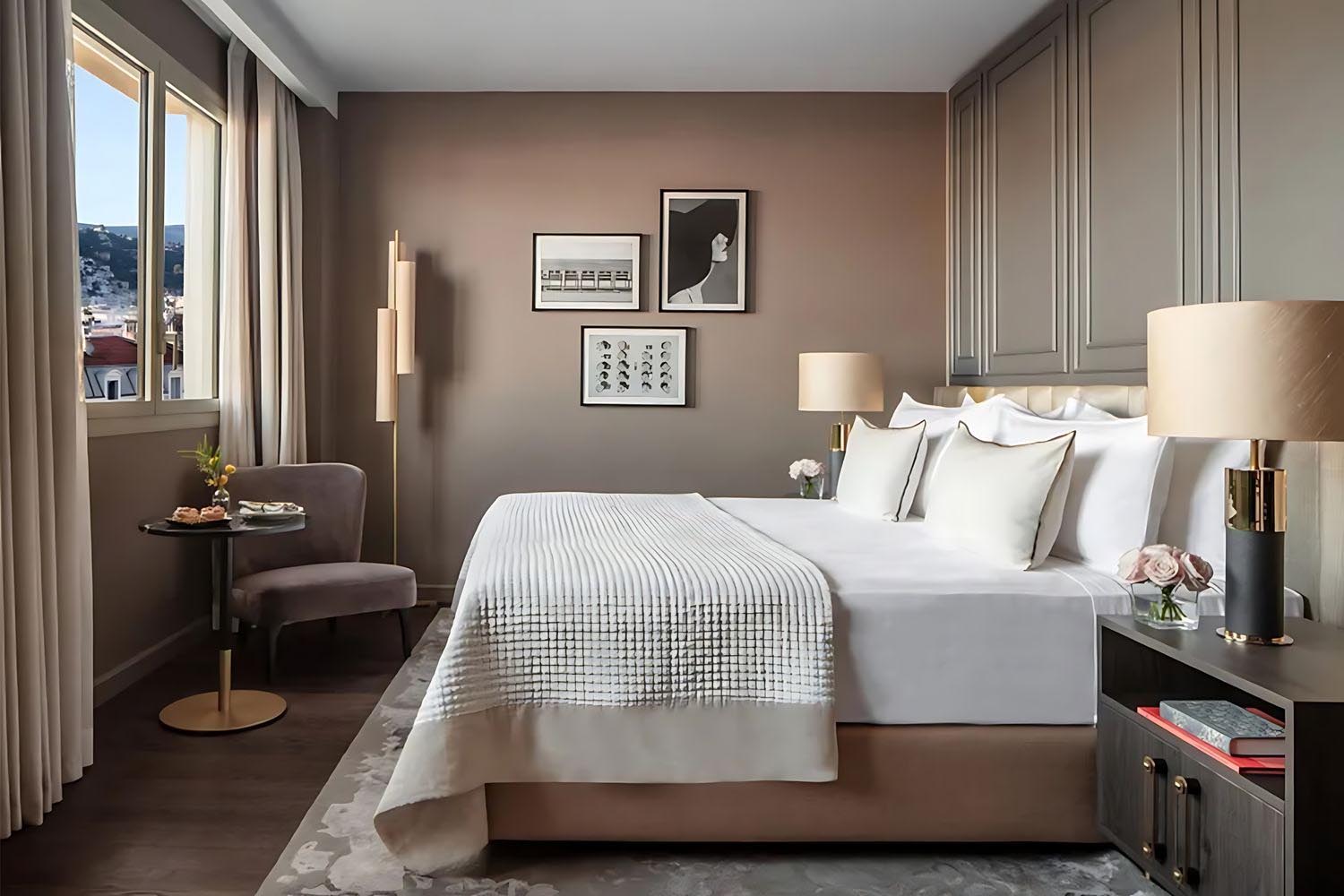 Grand Deluxe LuxuriaVacations