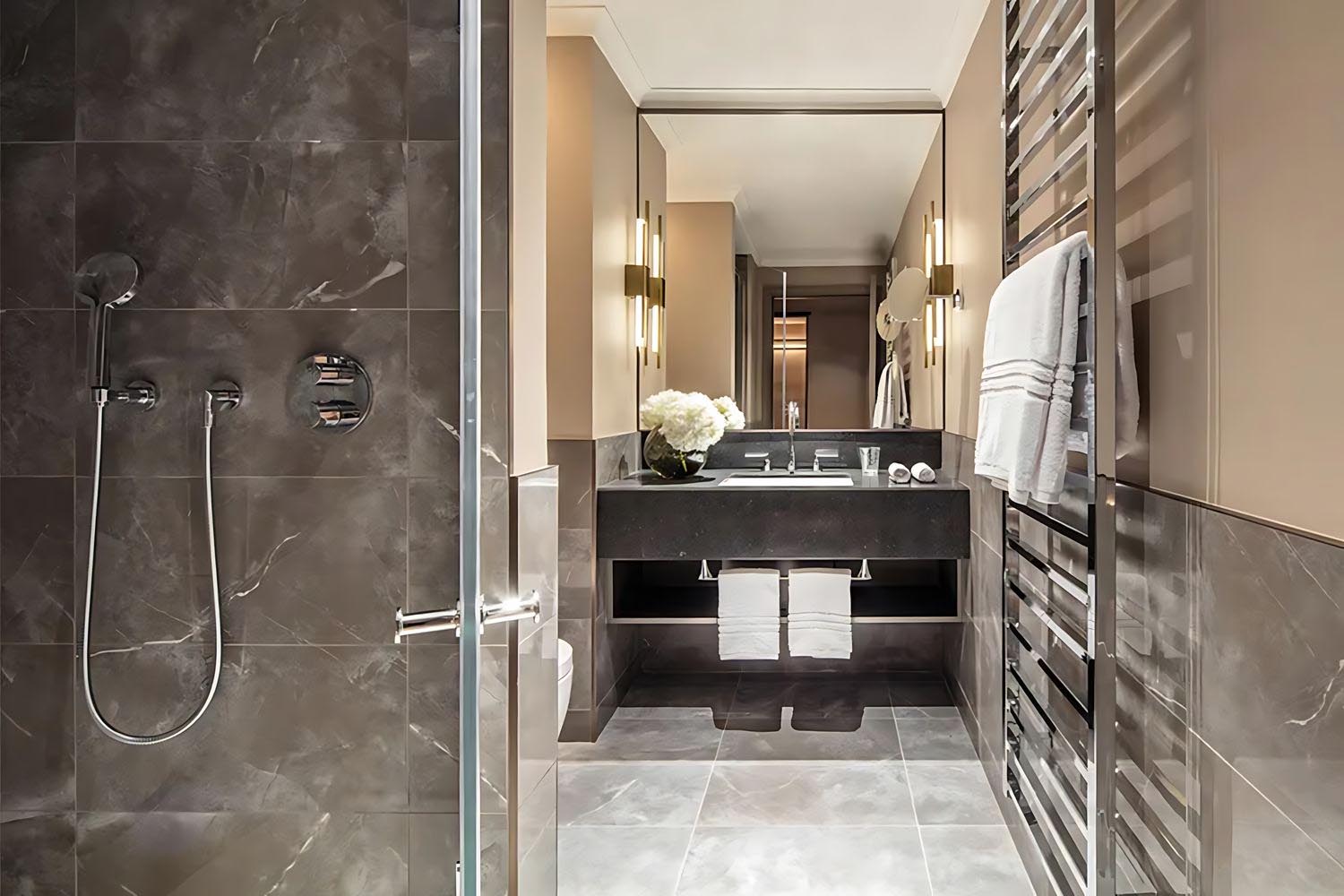 Grand Deluxe LuxuriaVacations