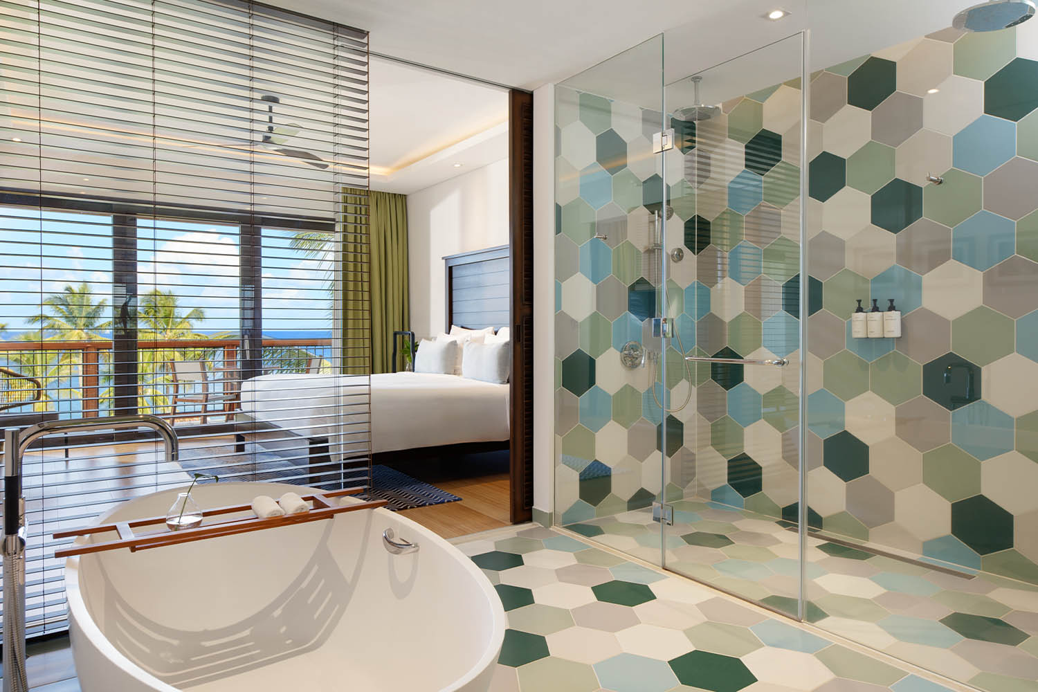Grand Deluxe Ocean View with Living Dining Room One Bed LuxuriaVacations