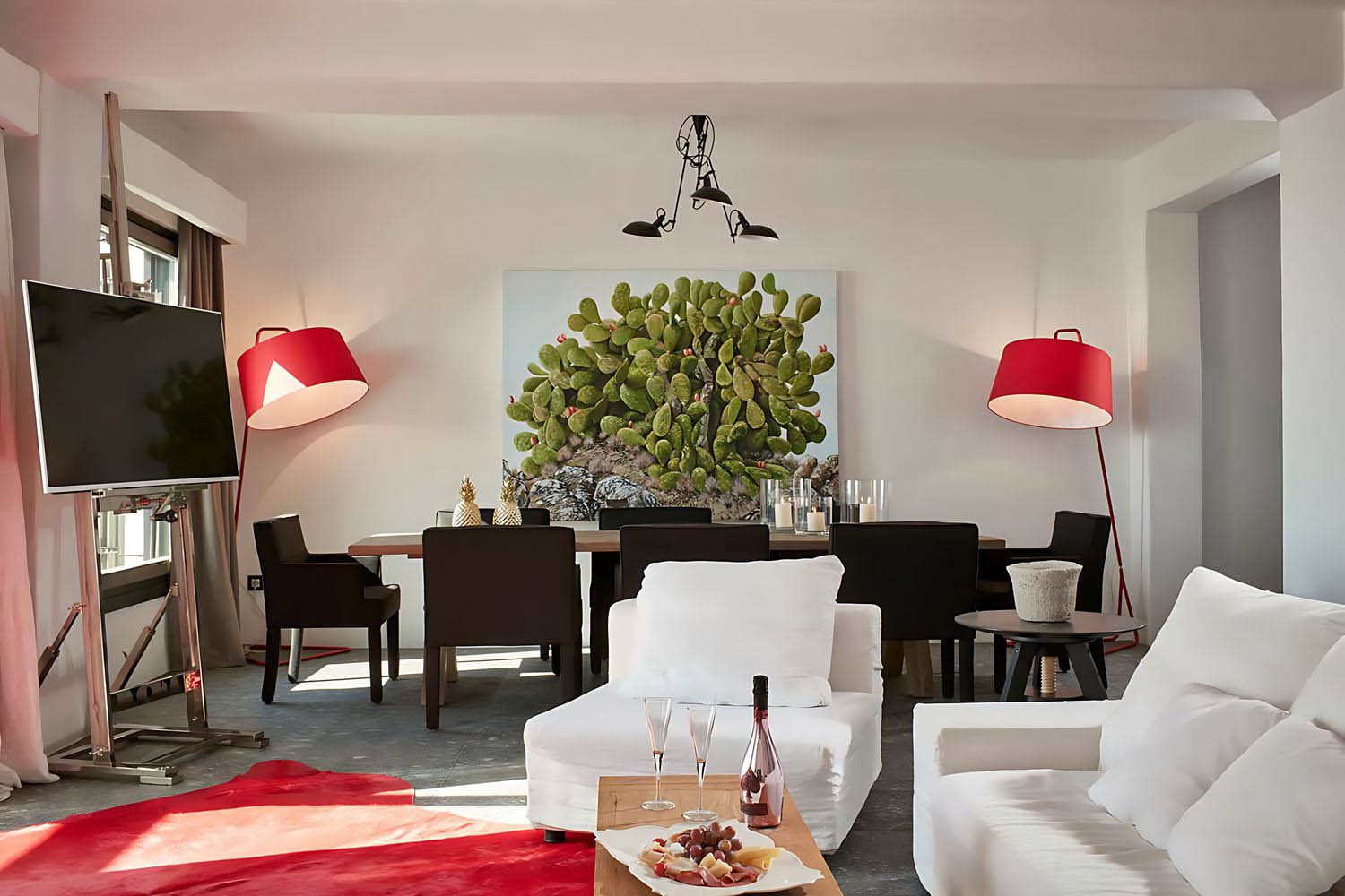 GRAND MYSTIQUE Suite with outdoor jacuzzi LuxuriaVacations